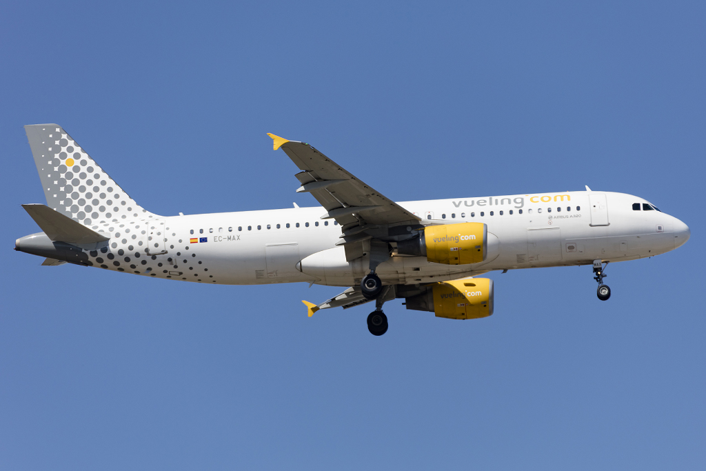 Vueling, EC-MAX, Airbus, A320-214, 20.09.2015, BCN, Barcelona, Spain 


