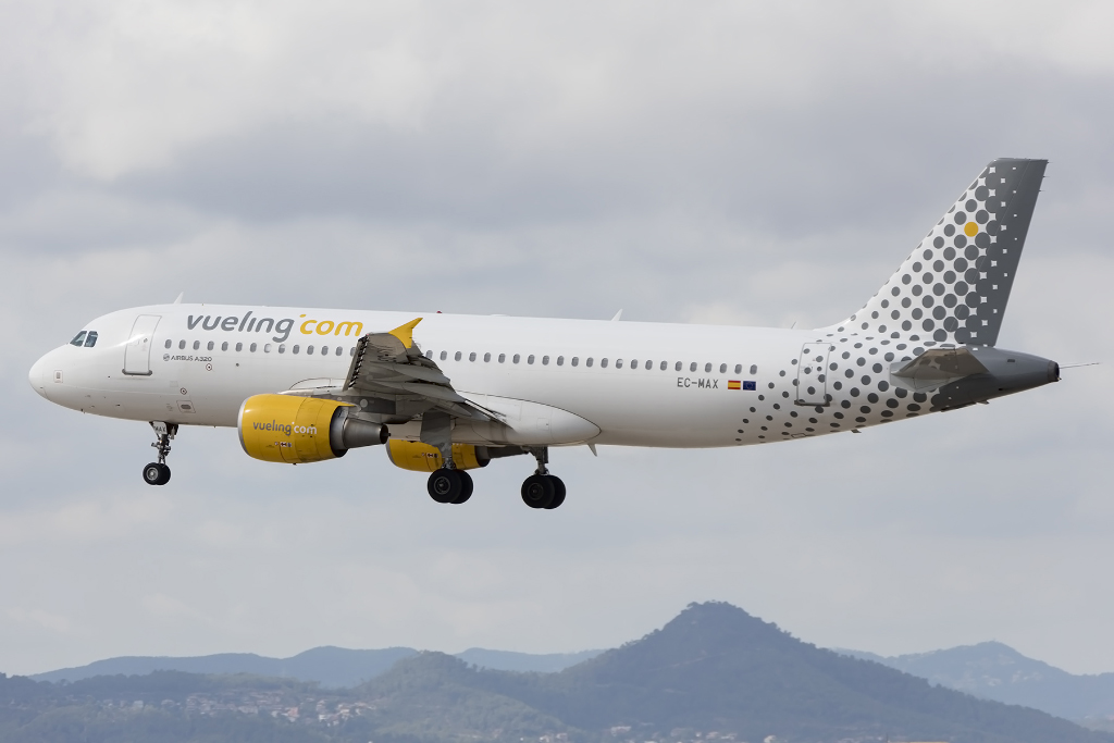 Vueling, EC-MAX, Airbus, A320-214, 26.09.2015, BCN, Barcelona, Spain 




