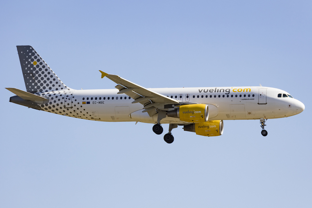 Vueling, EC-MBE, Airbus, A320-214, 20.09.2015, BCN, Barcelona, Spain 


