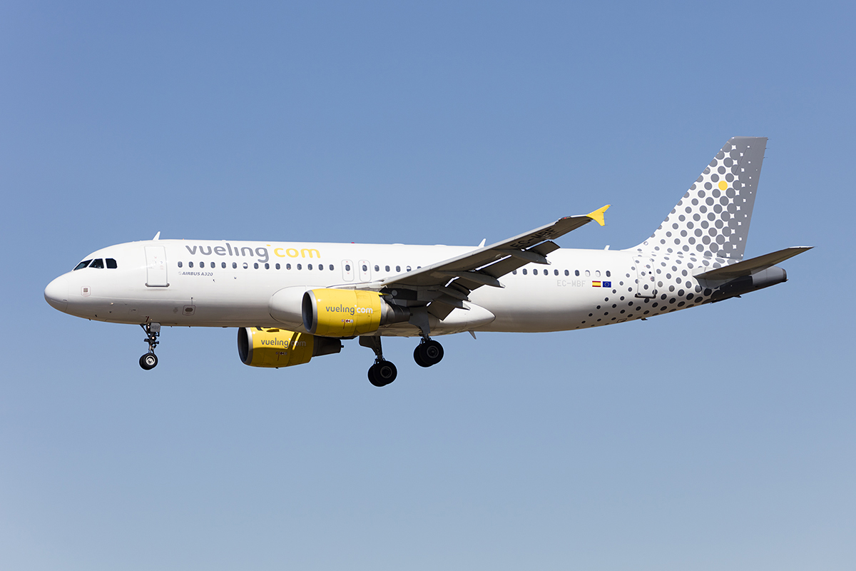 Vueling, EC-MBF, Airbus, A320-214, 10.09.2017, BCN, Barcelona, Spain

