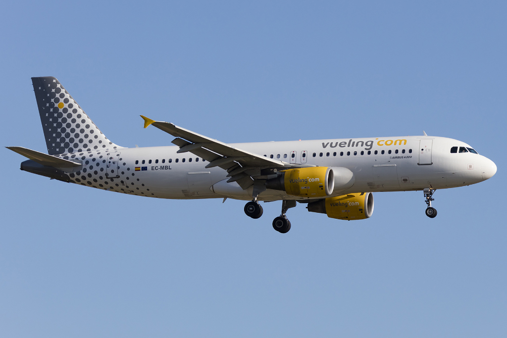 Vueling, EC-MBL, Airbus, A320-214, 20.09.2015, BCN, Barcelona, Spain 



