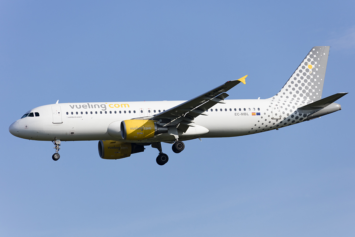 Vueling, EC-MBL, Airbus, A320-214, 29.09.2016, MUC, München, Germany 



