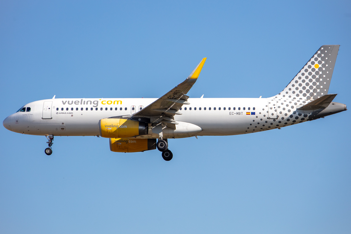 Vueling, EC-MBT, Airbus, A320-232, 25.06.2023, BRU, Brüssel, Belgien