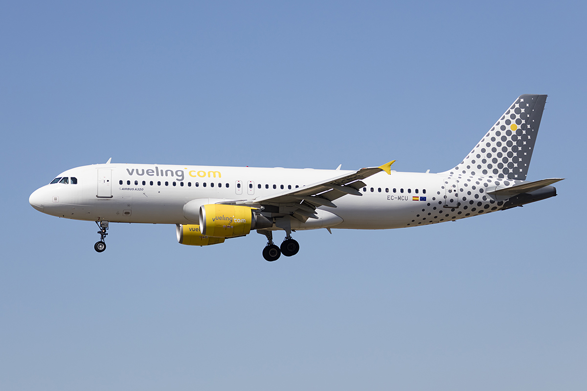 Vueling, EC-MCU, Airbus, A320-214, 13.09.2017, BCN, Barcelona, Spain 


