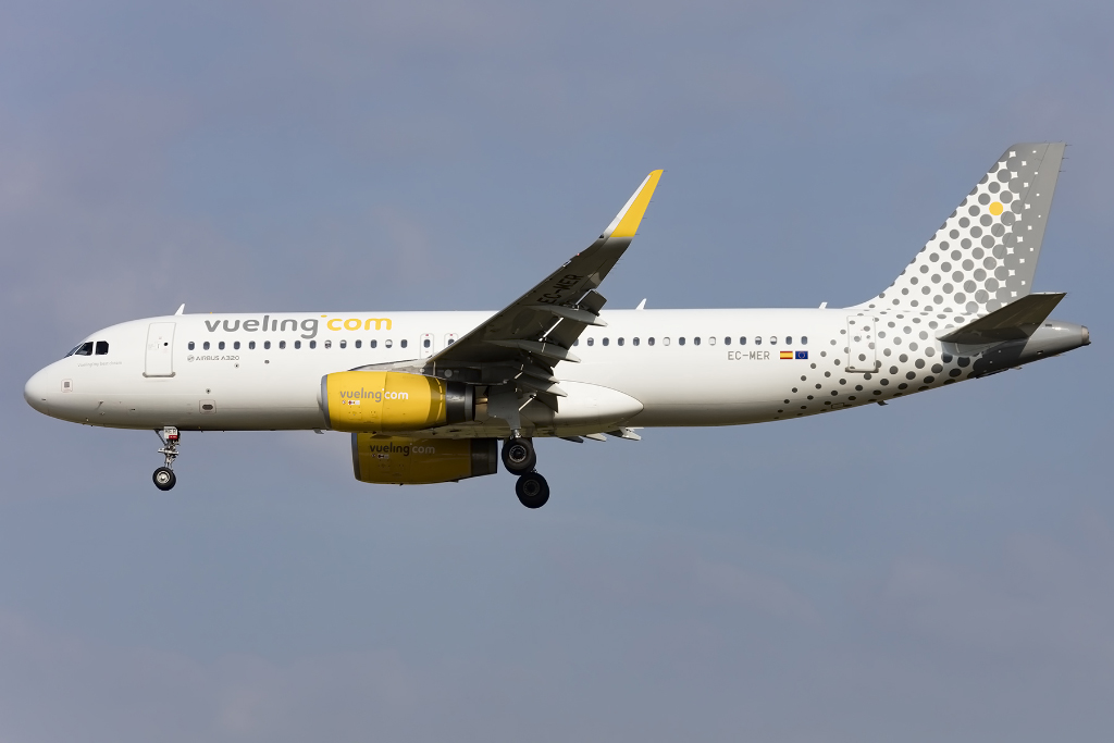 Vueling, EC-MER, Airbus, A320-232, 26.09.2015, BCN, Barcelona, Spain 




