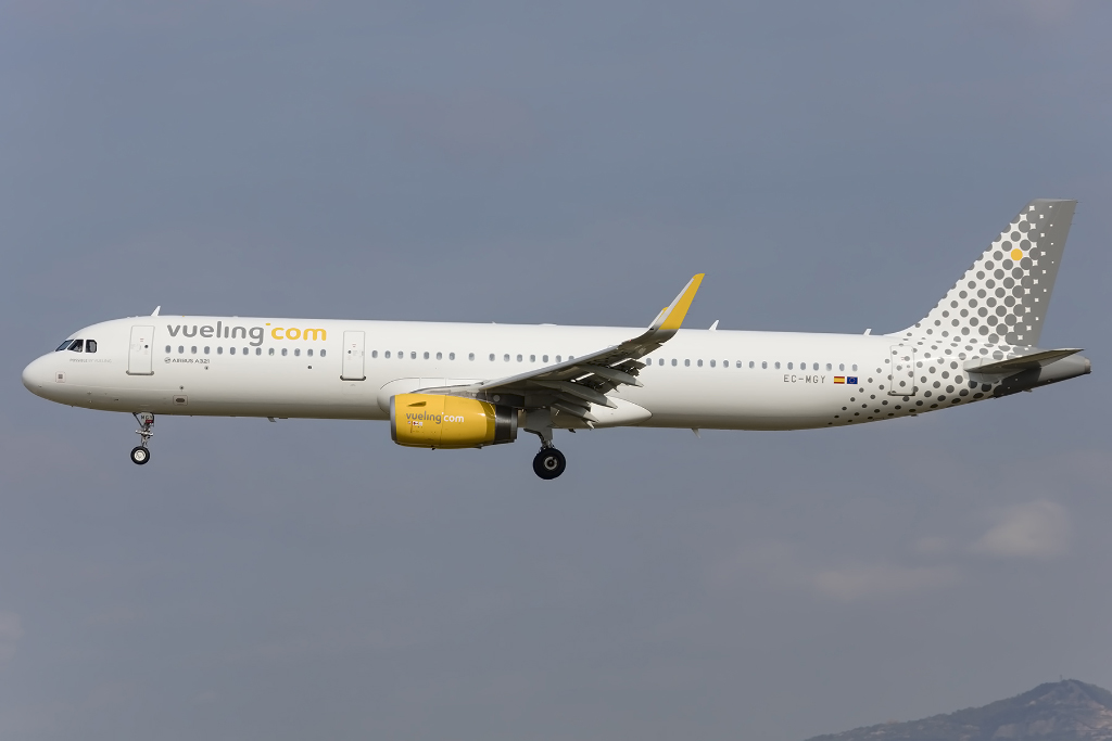 Vueling, EC-MGY, Airbus, A321-231, 26.09.2015, BCN, Barcelona, Spain 


