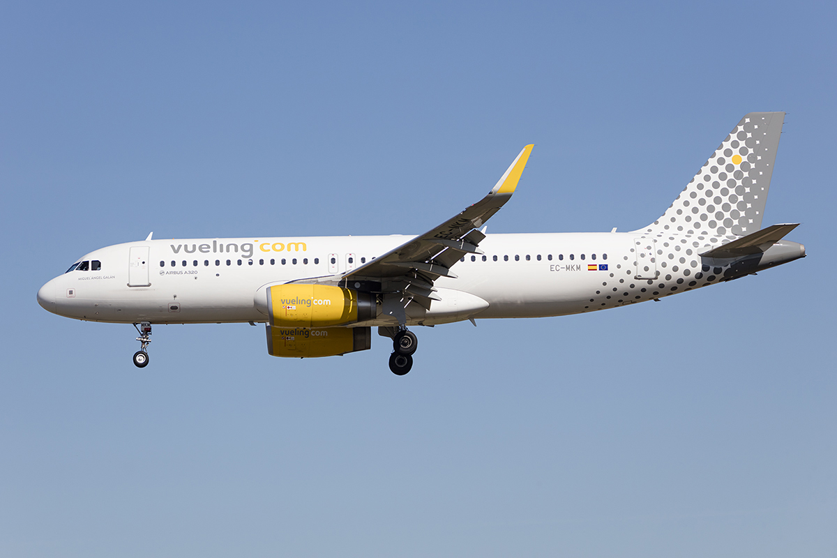Vueling, EC-MKM, Airbus, A320-232, 13.09.2017, BCN, Barcelona, Spain 



