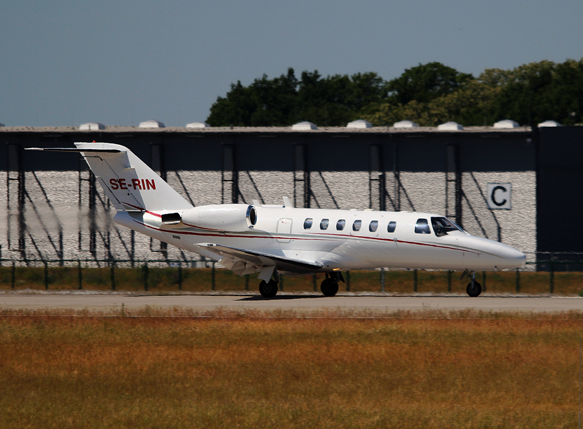 Walt Air Cessna 525A Citation CJ2 SE-RIN nach der Landung in Berlin-Schnefeld(BER) am 05.06.2015(UEFA CL-Finale 2015)