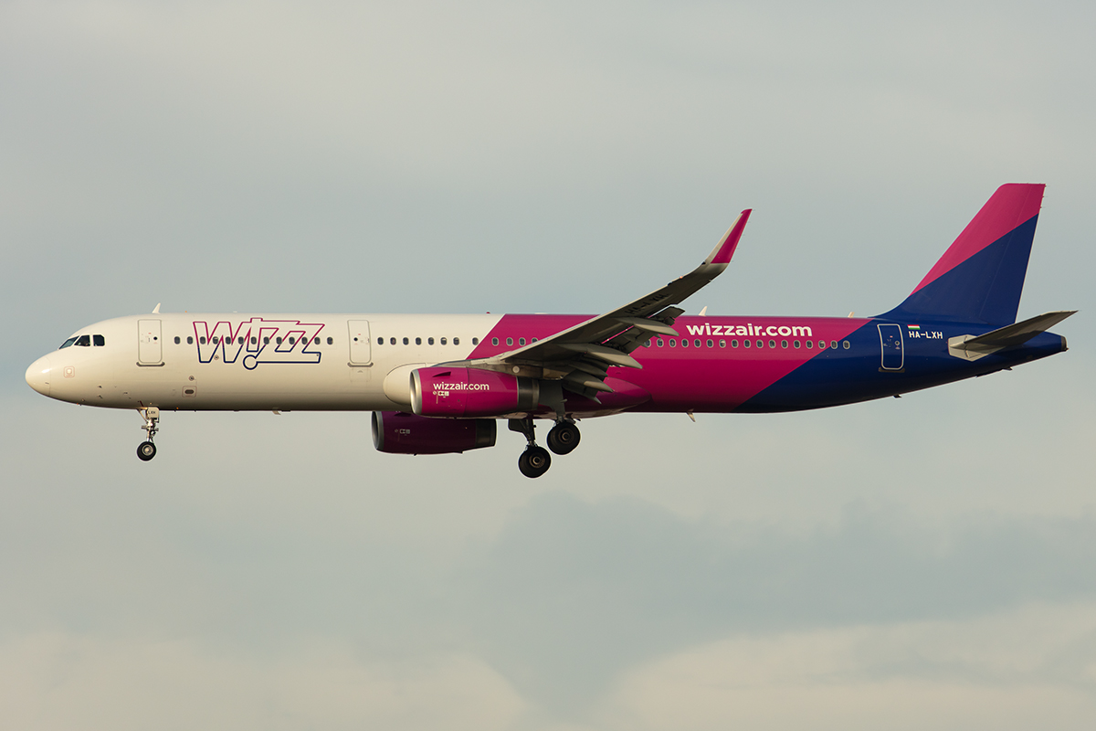 Witz Air, HA-LXH, Airbus, A321-231, 24.11.2019, FRA, Frankfurt, Germany




