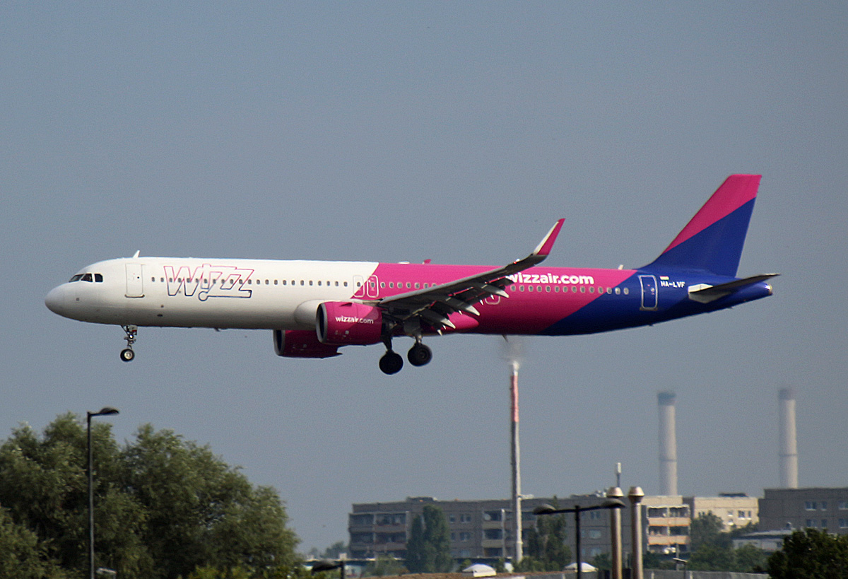 Wizz Air, Airbus A 321-271NX, HA-LVF, BER, 23.07.2023