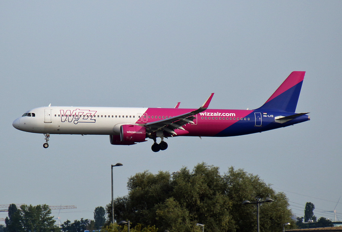 Wizz Air, Airbus A 321-271NX, HA-LVD, BER, 13.08.2023