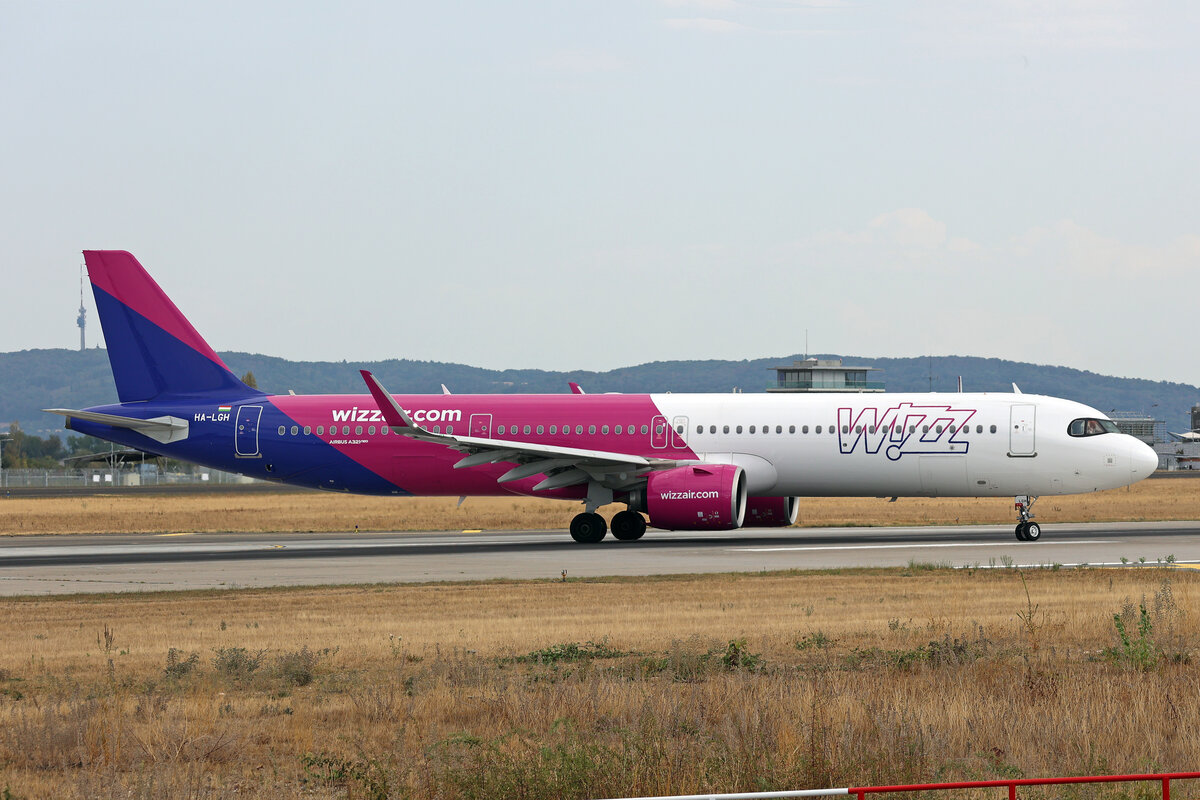Wizz Air, HA-LGH, Airbus A321-271NX, msn: 11709, 15.August 2026, BSL Basel - M�lhausen, Switzerland.