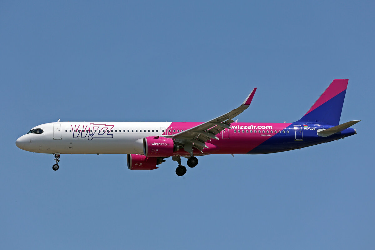 WIZZ Air, HA-LGS, Airbus A321-271NX, msn: 12568, 11.Juli 2025, MXP Milano Malpensa, Italy.
