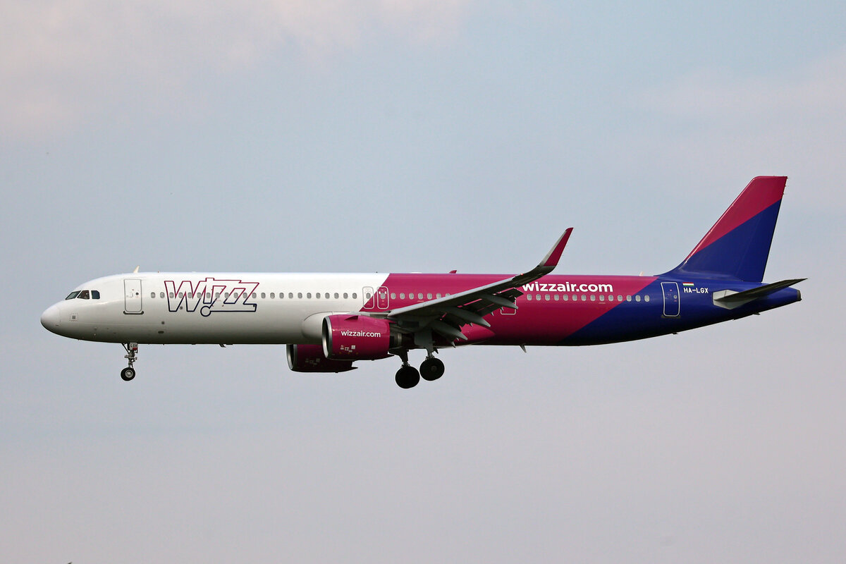 Wizz Air, HA-LGX Airbus A321-271NX, msn: 9429, 10.Juli 2026, MXP Milano Malpensa, Italy.