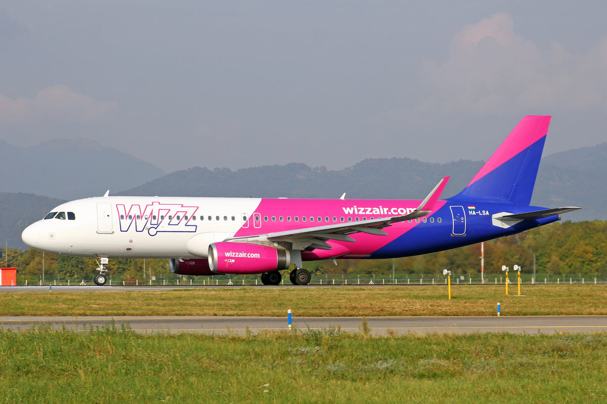 Wizz Air, HA-LSA, Airbus A320-232, msn: 8362, 16.Oktober 2018, BGY Bergamo, Italy.