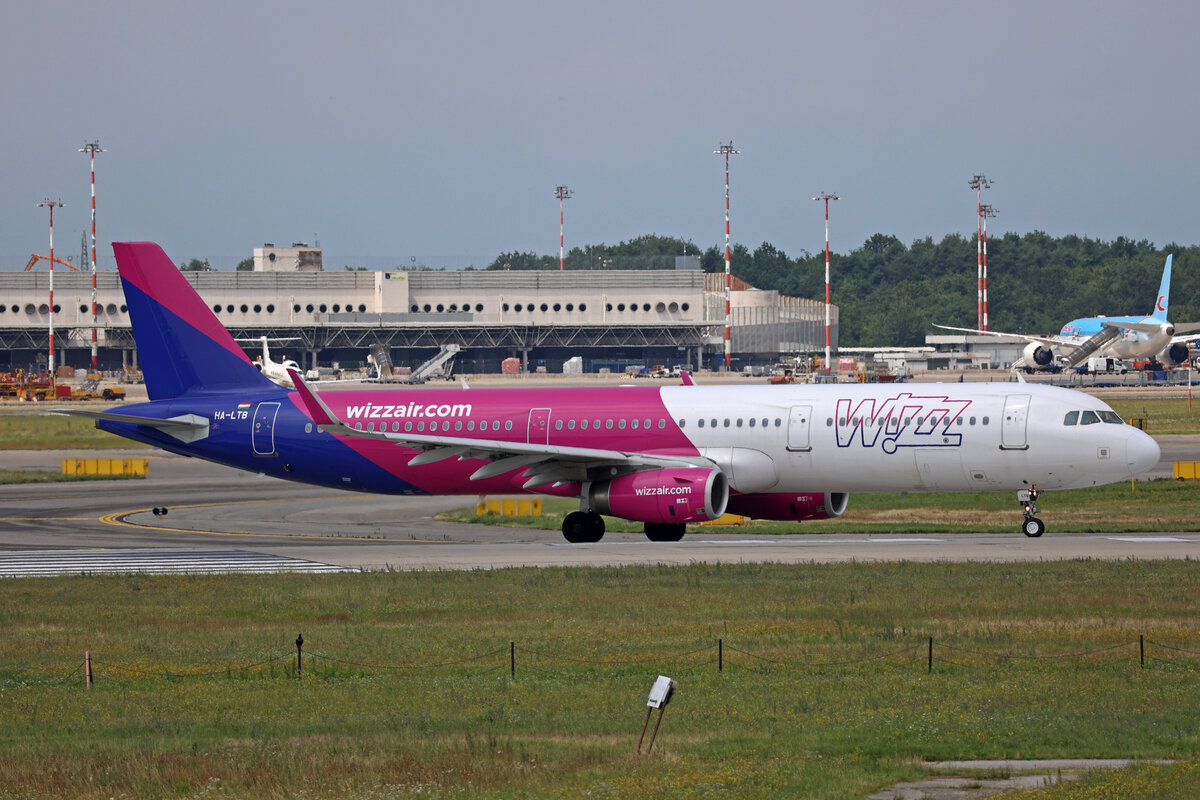 Wizz Air, HA-LTB, Airbus A321-231, msn: 8271, 12.Juli 2023, MXP Milano Malpensa, Italy.