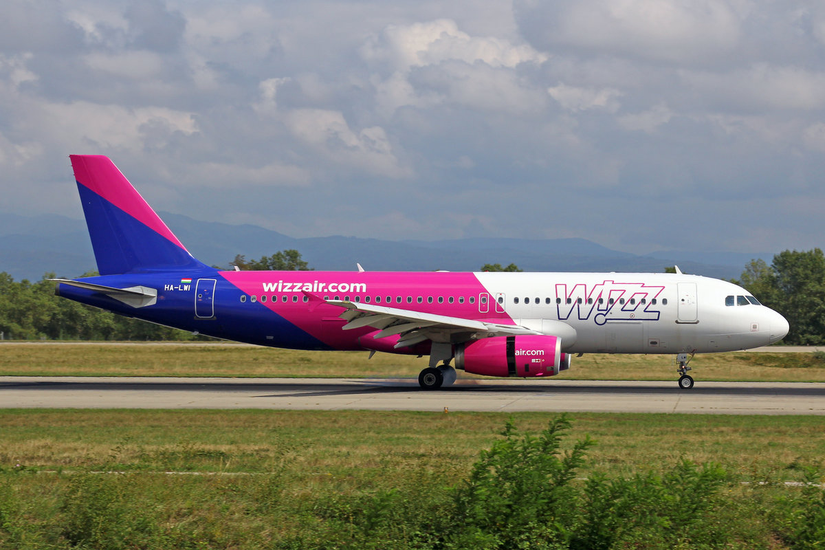 Wizz Air, HA-LWI, Airbus A320-232, msn: 4628,  03.September 2018, BSL Basel-Mülhausen, Switzerland.