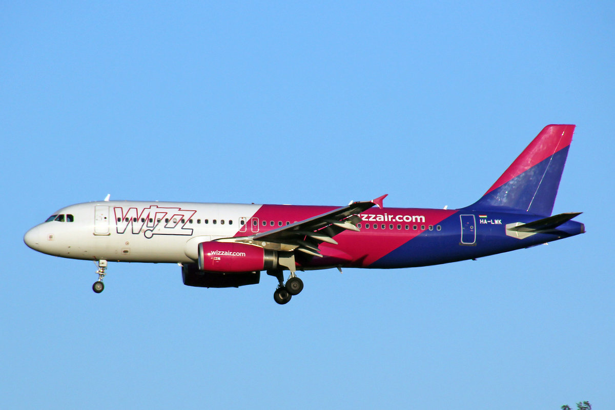 Wizz Air, HA-LWK, Airbus A320-232, msn: 4716, 28.September 2020, MXP Milano-Malpensa, Italy.