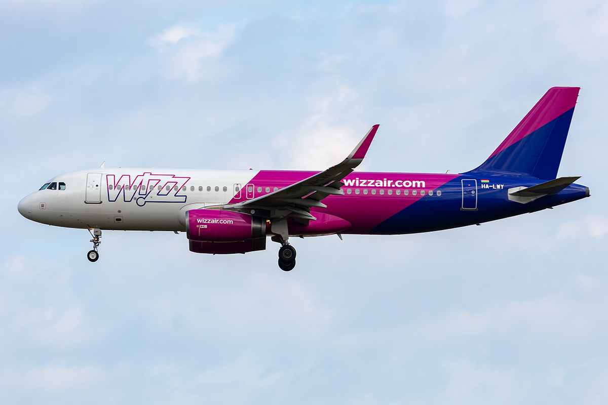 Wizz Air, HA-LWY, Airbus, A319-232, 16.08.2021, BER, Berlin, Germany