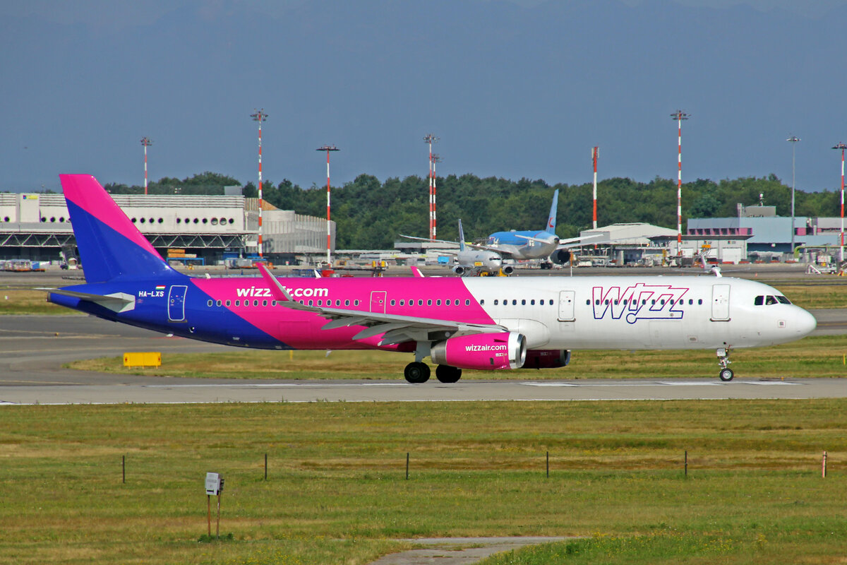 Wizz Air, HA-LXS, Airbus A321-231, msn: 7702, 02.Juli 2021, MXP Milano Malpensa, Italy.