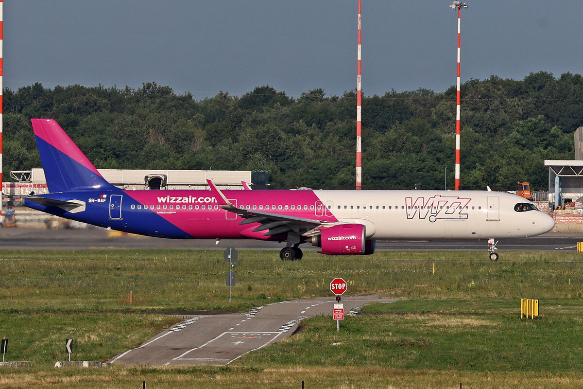 Wizz Air Malta, 9H-WAF, Airbus A321-271NX, msn: 11060, 13.Juli 2023, MXP Milano Malpensa, Italy.