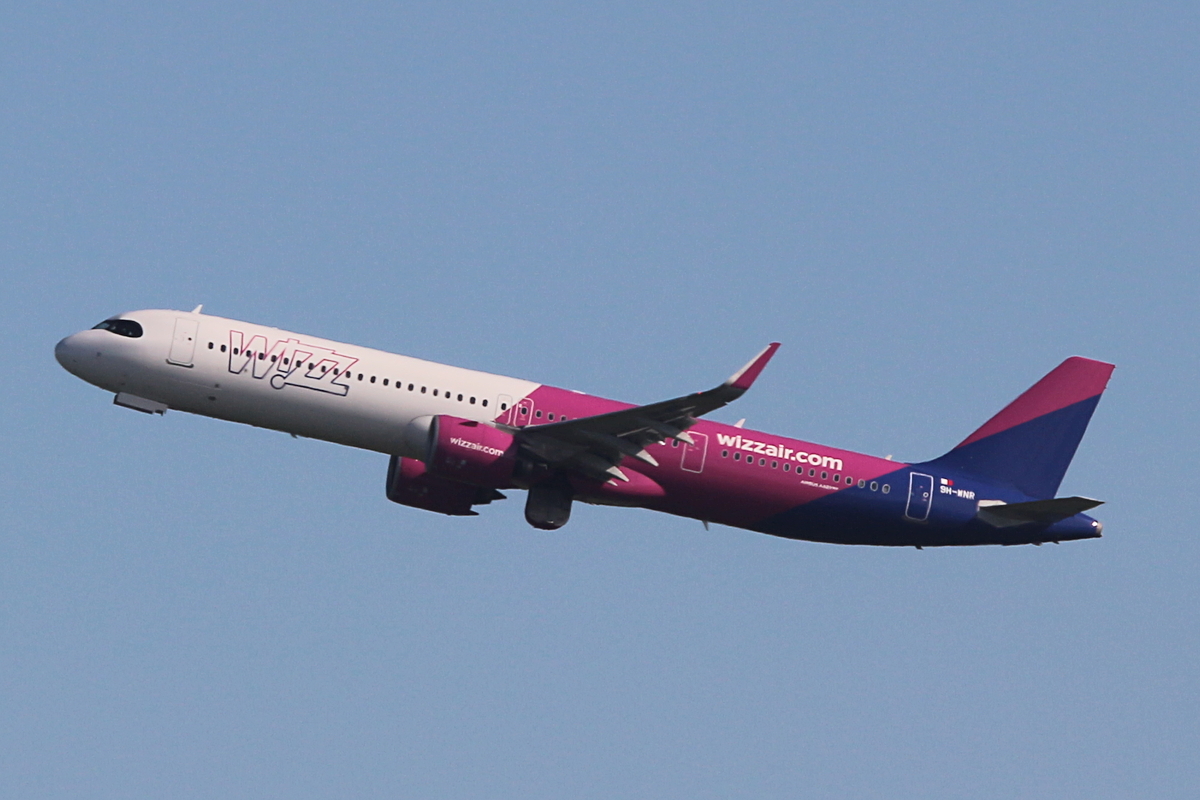 Wizz Air Malta, Airbus A 321-271NX, 9H-WNR, BER, 15.05.2026