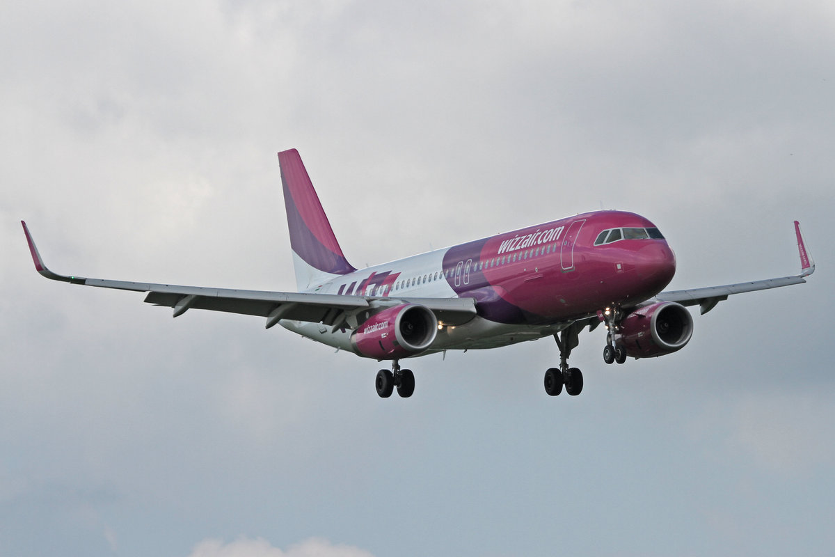 Wizz Air (W6-WZZ), HA-LWR, Airbus, A 320-232 sl, 06.09.2016, EDJA-FMM , Memmingen, Germany 