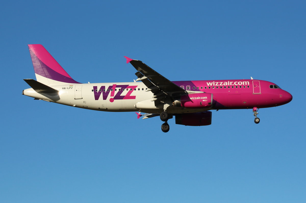 Wizzair, HA-LPZ, (c/n 4174),Airbus A 320-232,27.11.2016, HAM-EDDH, Hamburg, Germany 