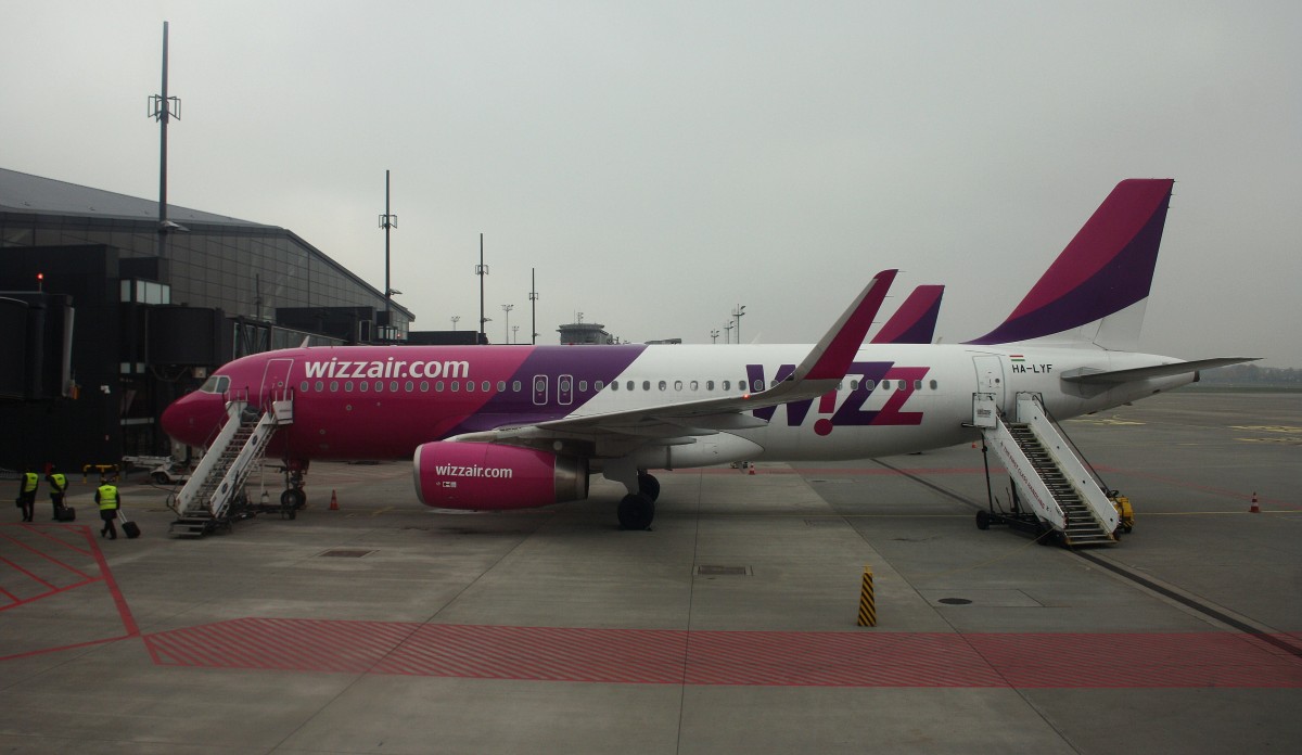 Wizzair, HA-LYF,(C/N 6195),Airbus A 320-232(SL),04.11.2015,GDN-EPGD, Gdansk, Polen 