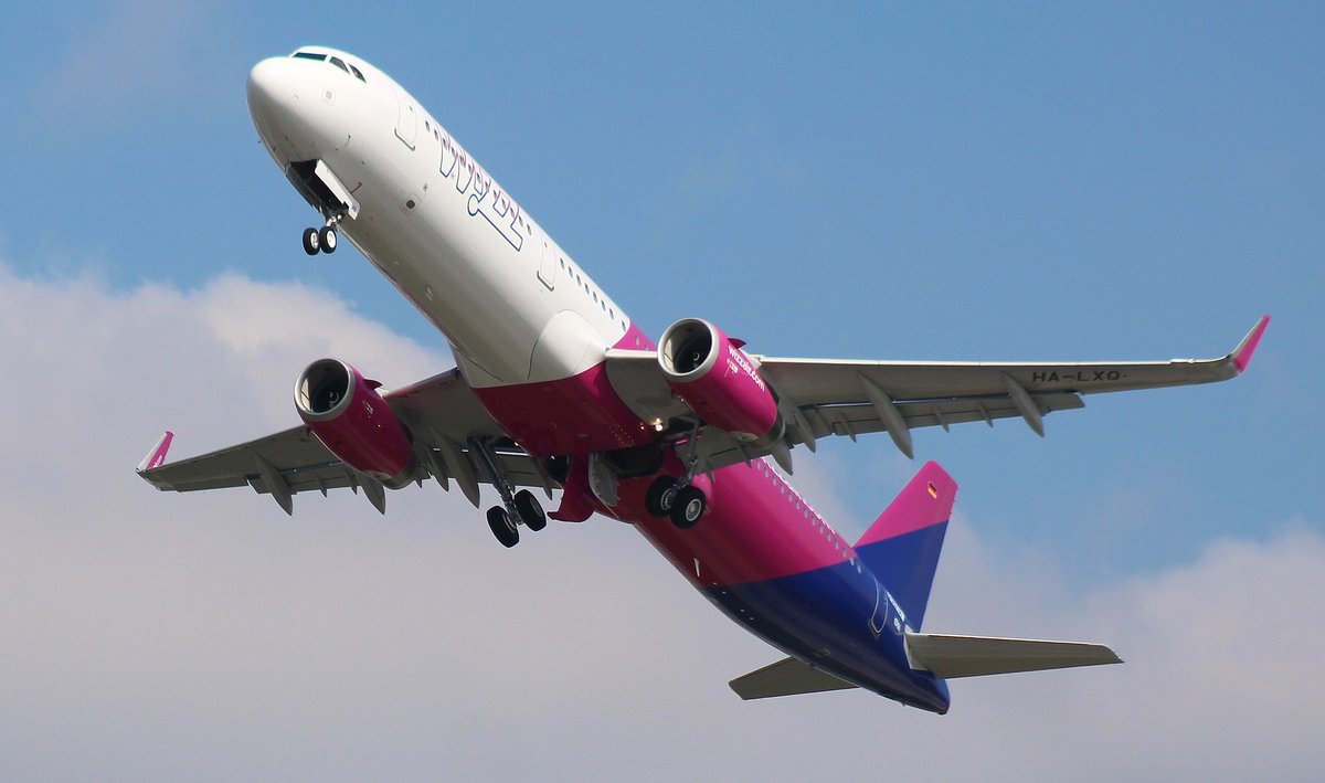 Wizzair Hungary, D-AVYA, Reg.HA-LXQ, MSN 7623, Airbus A 321-231(SL), 04.04.2017, XFW-EDHI, Hamburg-Finkenwerder, Germany 