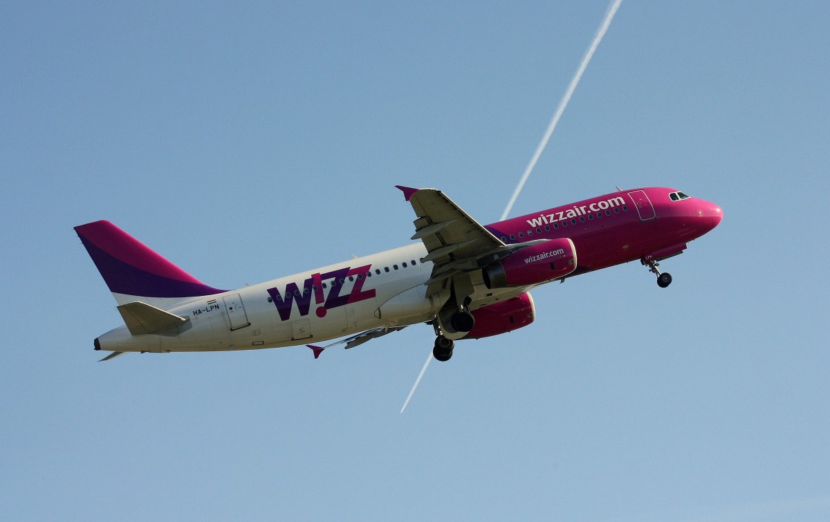 Wizzair Hungary, HA-LPN,(c/n 3354), Airbus A 320-232, 10.08.2015, GDN-EPGD, Gdansk, Polen 