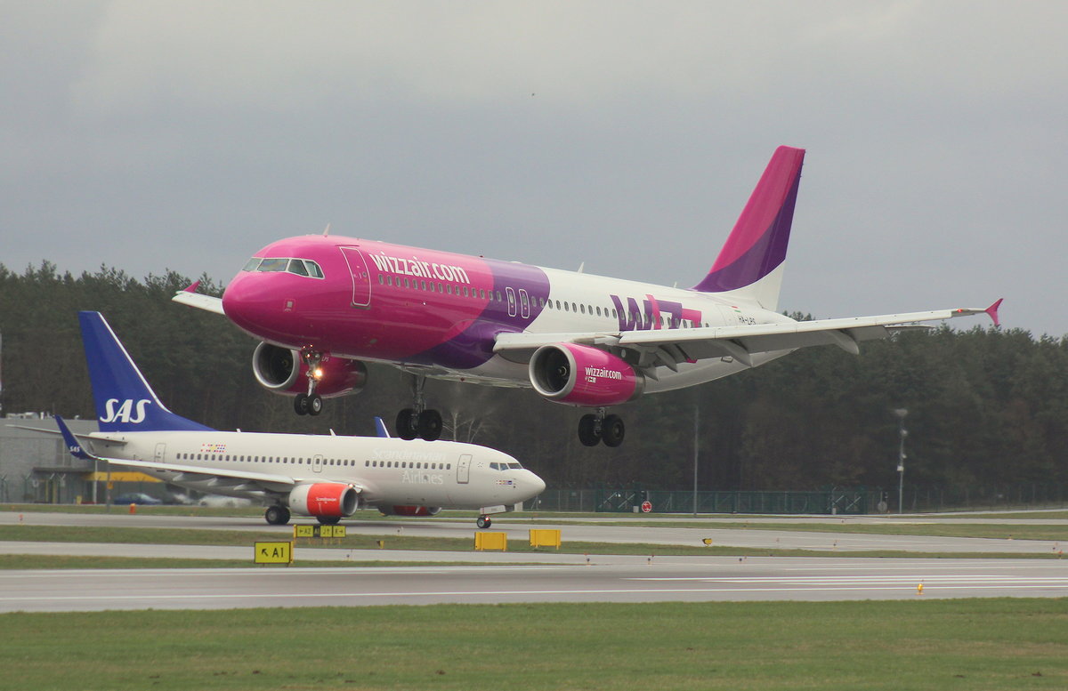 Wizzair Hungary, HA-LPS, MSN 3771,Airbus A 320-232, 12.04.2017, GDN-EPGD, Gdansk, Polen 