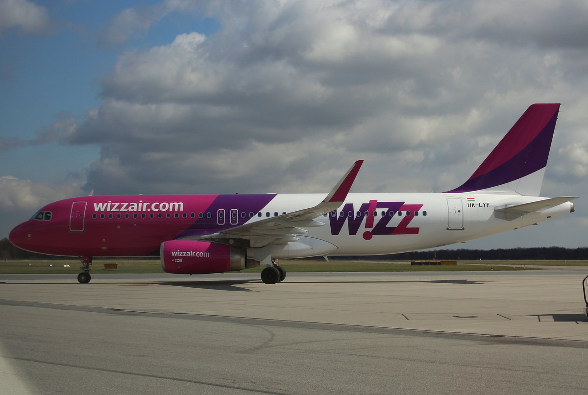 Wizzair Hungary, HA-LYF,(c/n 6195),Airbus A 320-232 (SL), 08.04.2016, LBC-EDHL, Lübeck, Germany 