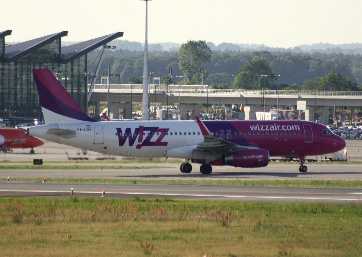 Wizzair Hungary, HA-LYM, (c/n 6544), Airbus A 320-232 (SL), 06.08.2015, GDN-EPGD, Gdansk, Polen 