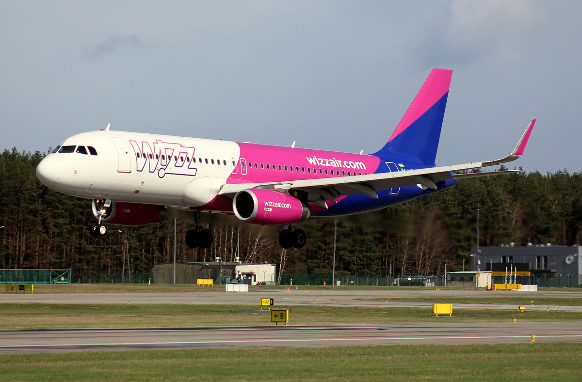 Wizzair Hungary, HA-LYS,MSN 6662, Airbus A 320-232(SL), 11.04.2017, GDN-EPGD, Gdansk, Polen 