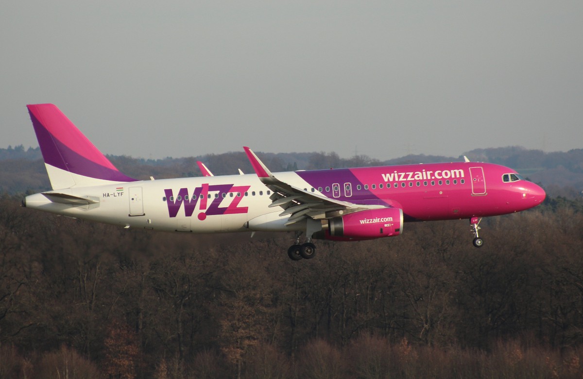 Wizzair Hungary,HA-LYF,(C/N 6195),Airbus A 320-232(SL),29.12.2015,CGN-EDDK, Köln -Bonn, Germany 