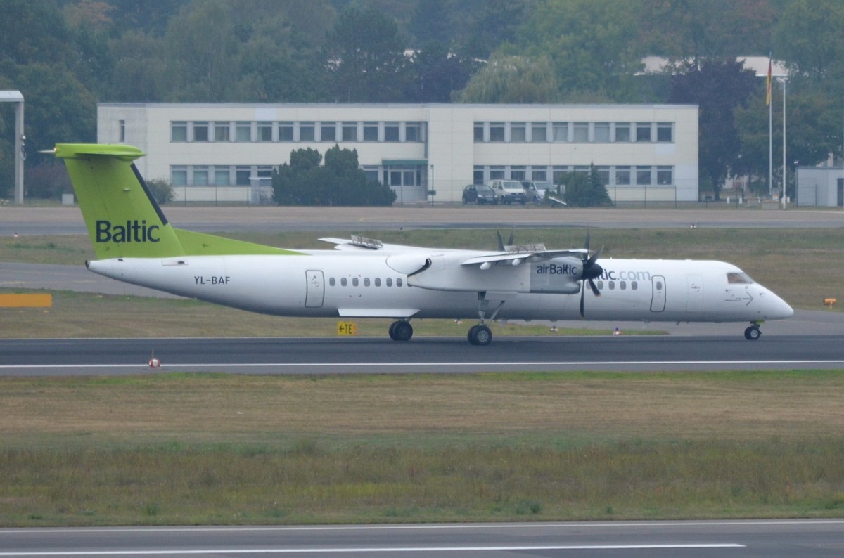 YL-BAF Air Baltic De Havilland Canada DHC-8-402Q Dash 8   gelandet am 12.09.2014 in Tegel
