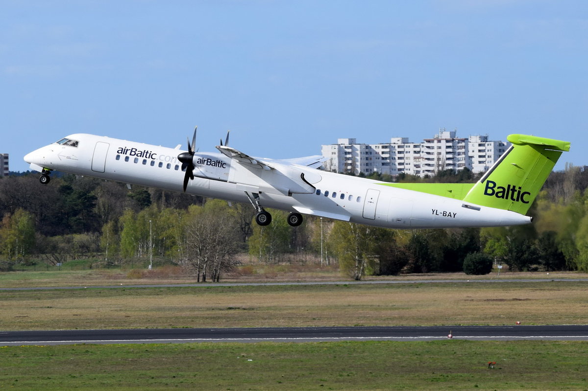 YL-BAY Air Baltic De Havilland Canada DHC-8-402Q Dash 8   gestartet am 20.04.2016 in Tegel