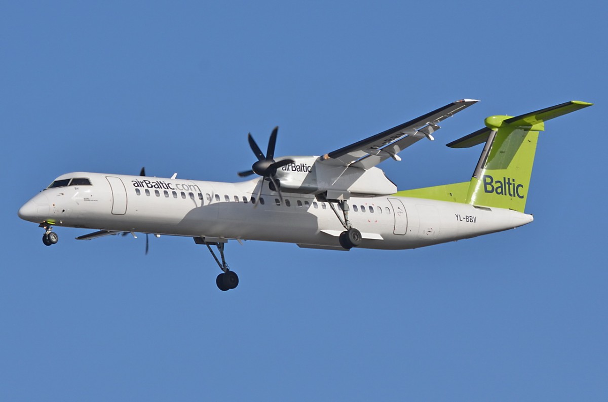 YL-BBV Air Baltic De Havilland Canada DHC-8-402Q Dash 8  Anflug auf Tegel 03.03.2015