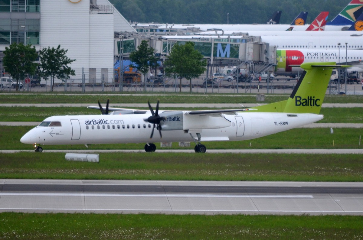 YL-BBW Air Baltic De Havilland Canada DHC-8-402Q Dash 8  vor dem Start in München  14.05.2015