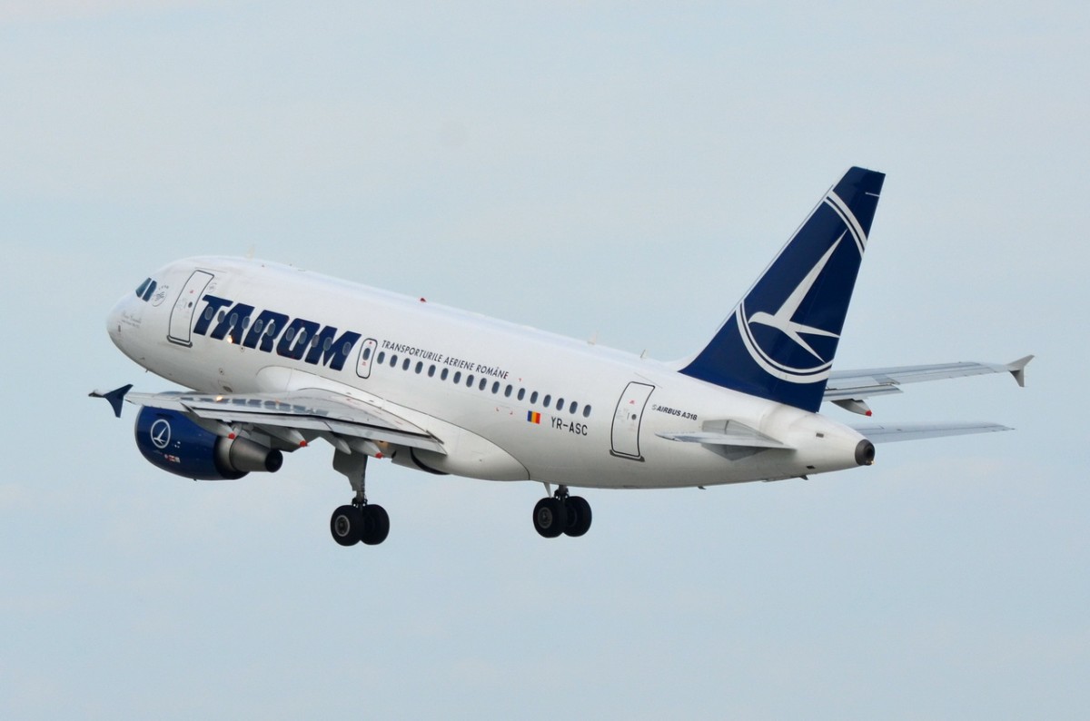 YR-ASC TAROM Airbus A318-111   in München am 12.09.2015 gestartet