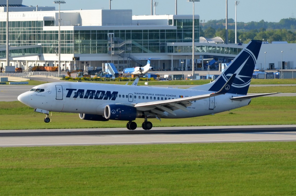YR-BGH TAROM Boeing 737-78J(WL)  bei der Landung in München  10.05.2015