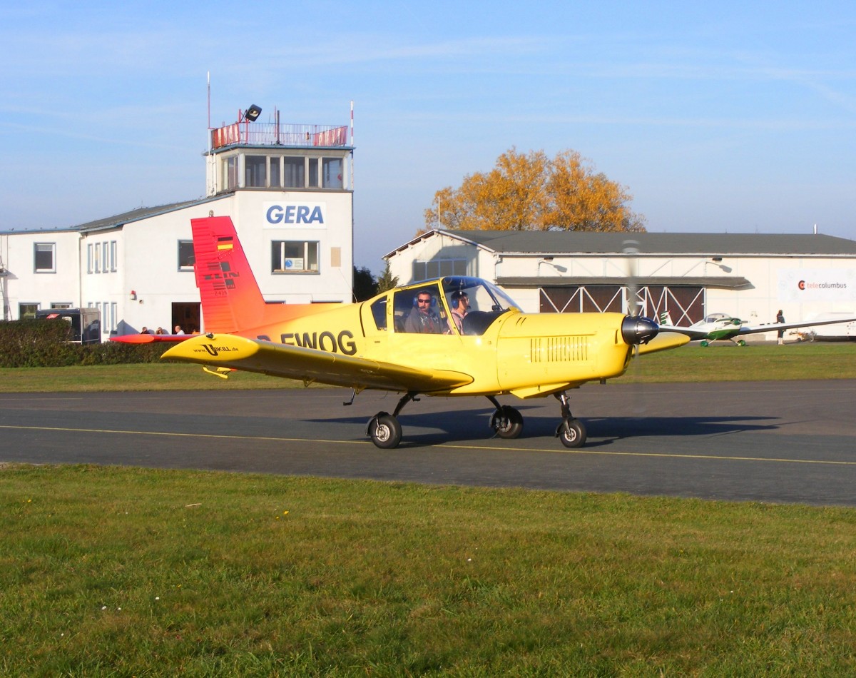Zlin 42, D-EWOG (ex-DDR-WOG), Flugplatz Gera (EDAJ), 31.10.2015