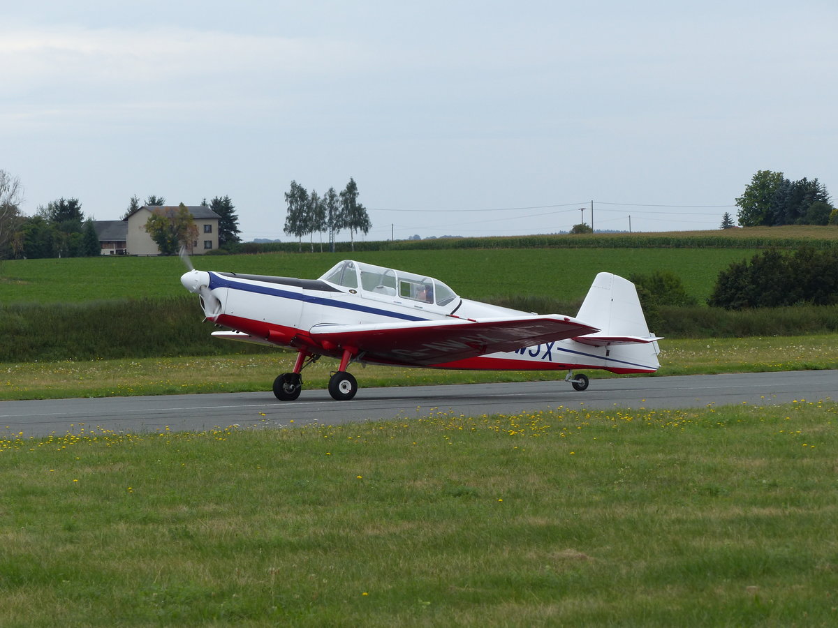 Zlin 526 TM, G-AWJX auf dem Weg zum Abflugpunkt 24 in Gera (EDAJ) am 17.8.2019