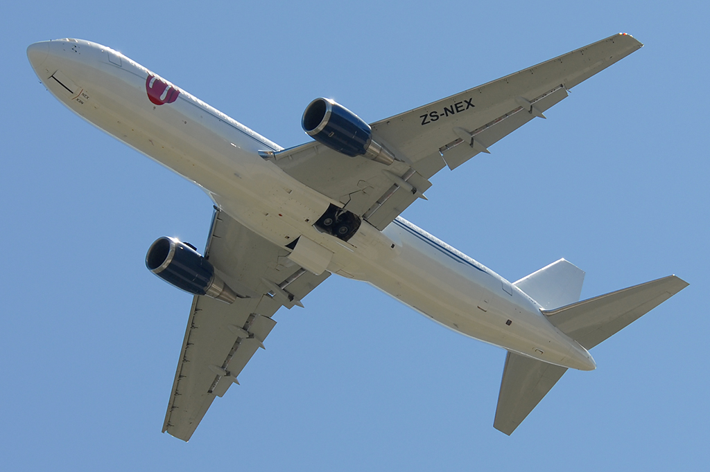 ZS-NEX Boeing 767-35D(ER) 01.07.2018 Die Stones verlassen Stuttgart mit Aeronexus