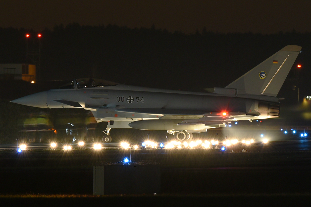 30+74 Eurofighter Typhoon EF2000 09.11.2021 Vorbereitung zum Nachtflug