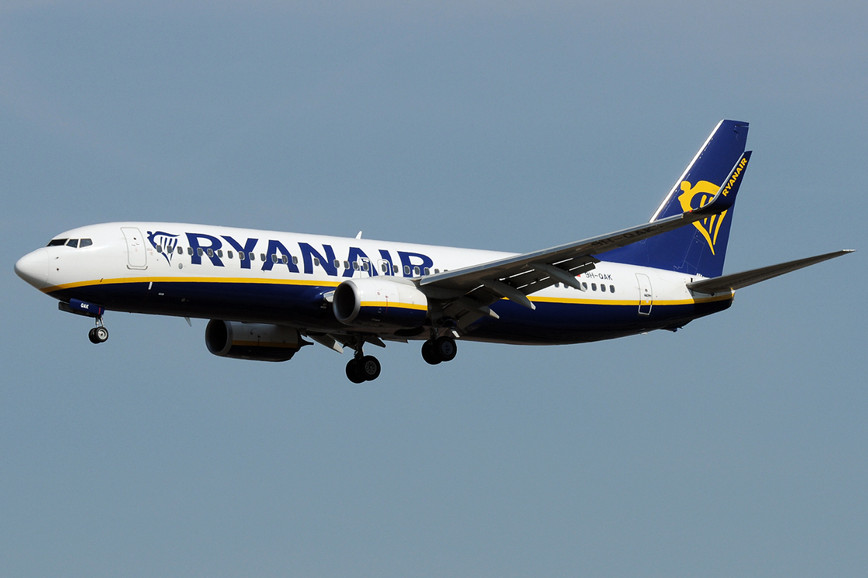9H-QAY Boeing 737-8AS 13.09.2020
