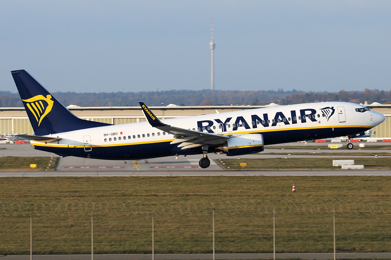 9H-QBO Boeing 737-8AS 29.11.2020