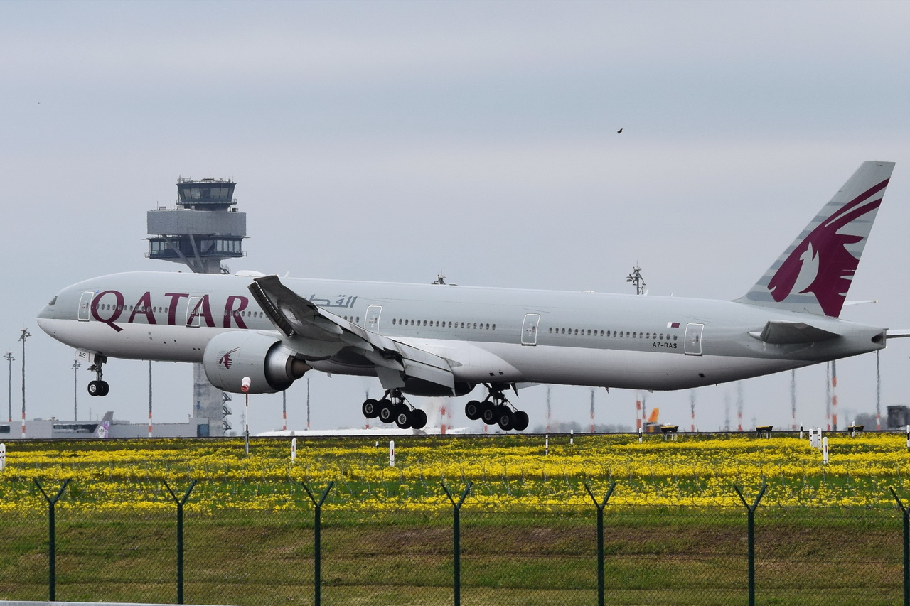 A7-BAS , Qatar Airways , Boeing 777-3DZER , Berlin-Brandenburg  Willy Brandt  , BER , 02.05.2023 