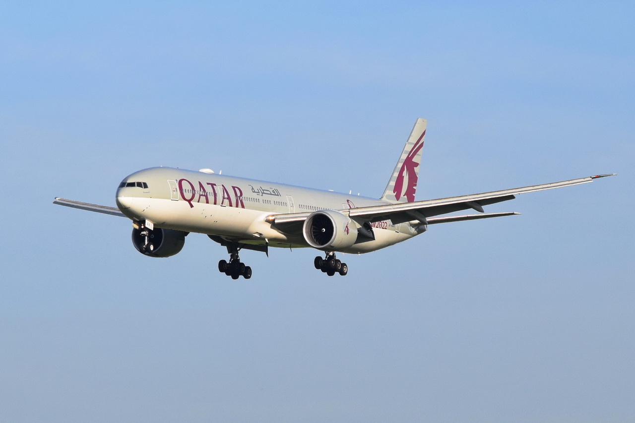 A7-BAV , Qatar Airways , Boeing 777-3DZER , Berlin-Brandenburg  Willy Brandt  , BER , 12.11.2022 ,